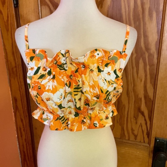 3 for 20 $ bundle Divided bright floral crop top - Picture 3 of 8